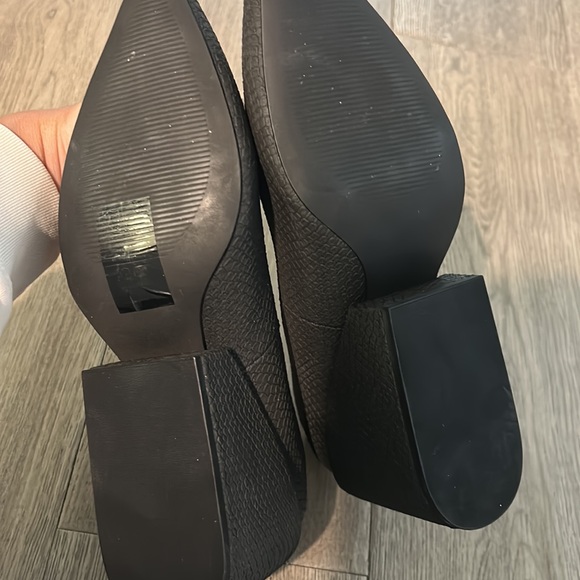 Cheap Monday black snakeskin “cube pump” in size 40 - Picture 4 of 6